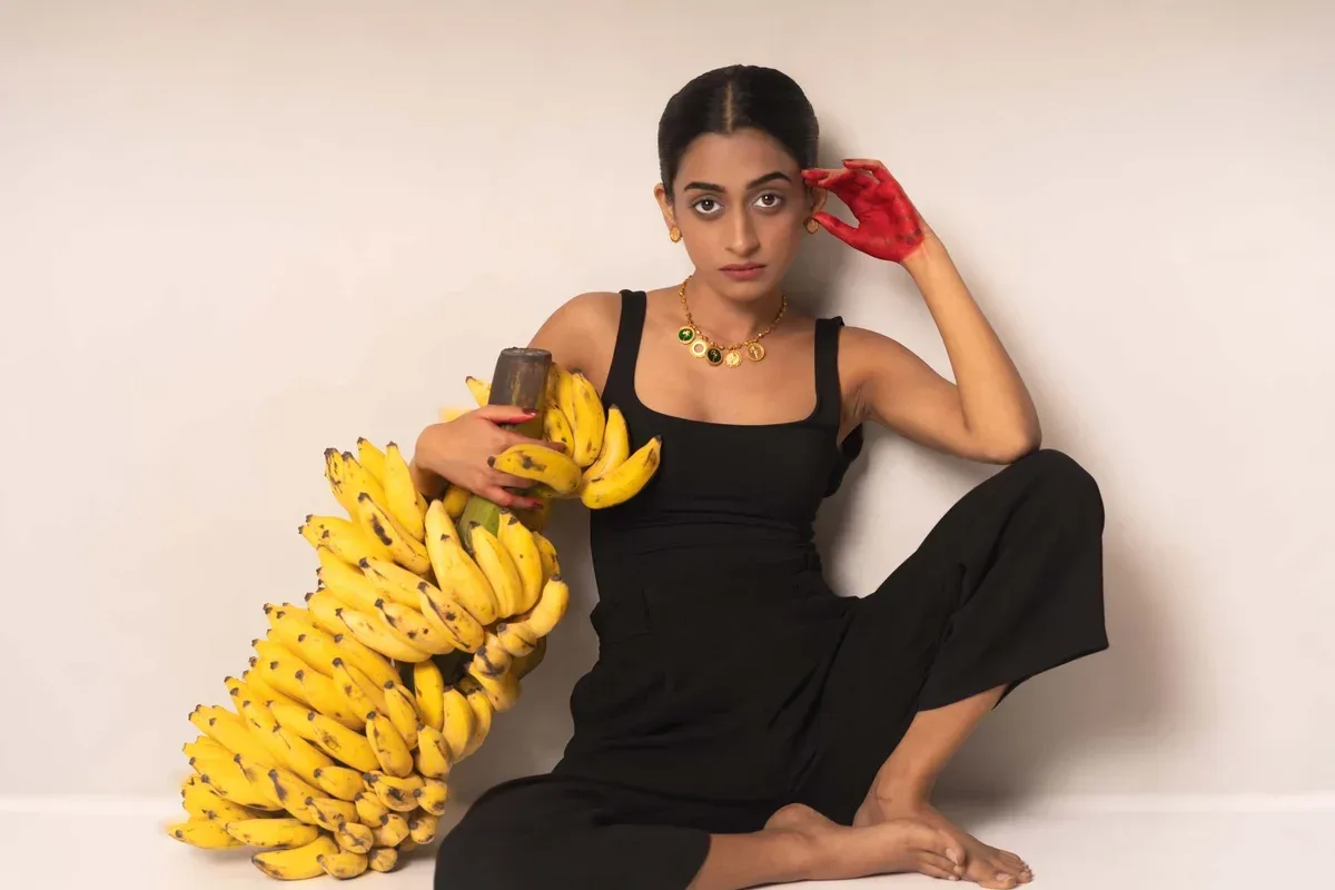 5 Coin Banana Choker view 3
